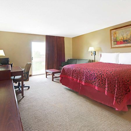 מרלינד הייטס Days Inn By Wyndham St. Louis/Westport Mo מראה חיצוני תמונה