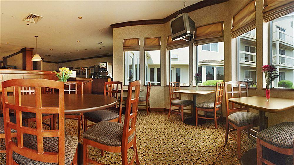 מרלינד הייטס Days Inn By Wyndham St. Louis/Westport Mo מראה חיצוני תמונה