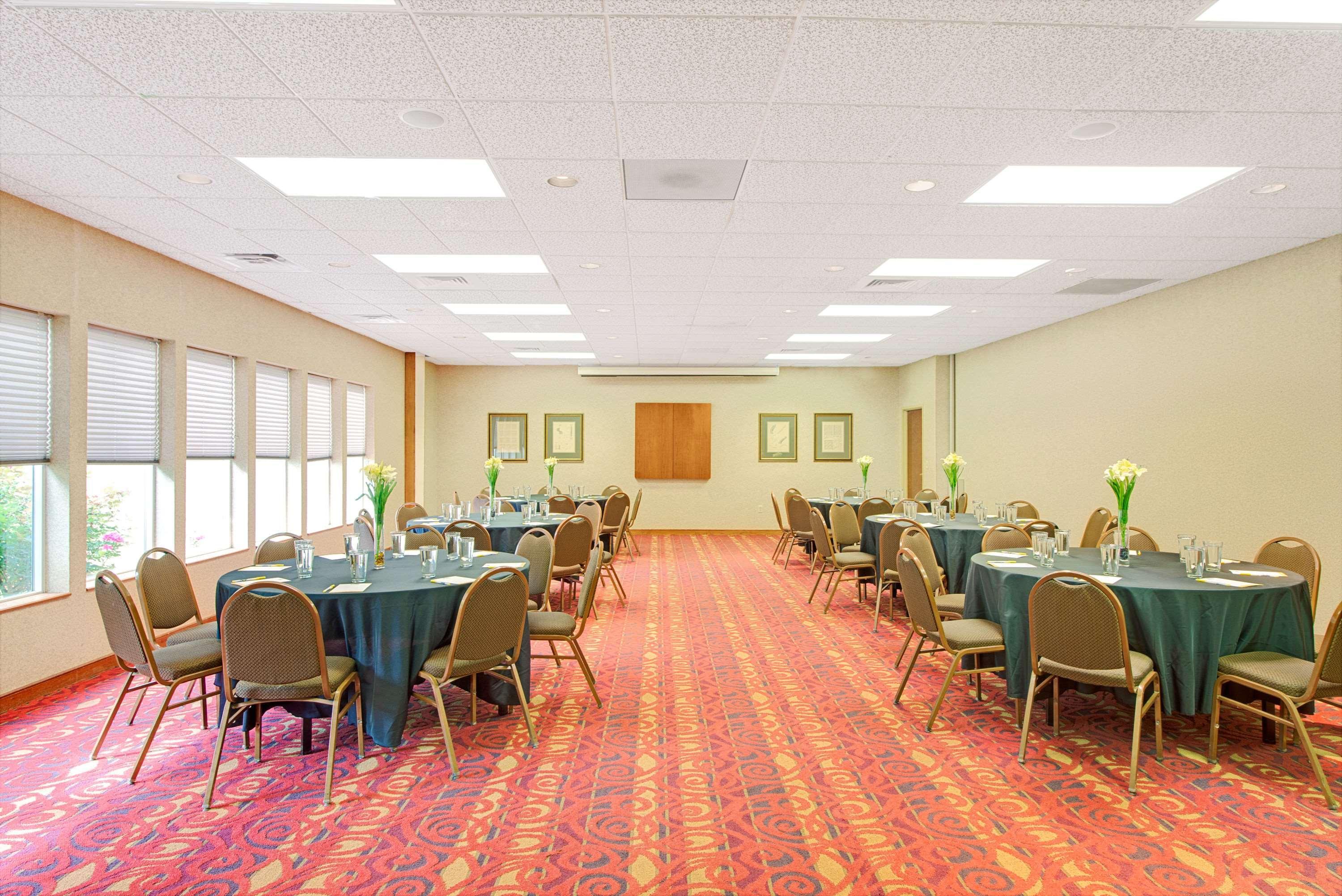 מרלינד הייטס Days Inn By Wyndham St. Louis/Westport Mo מראה חיצוני תמונה