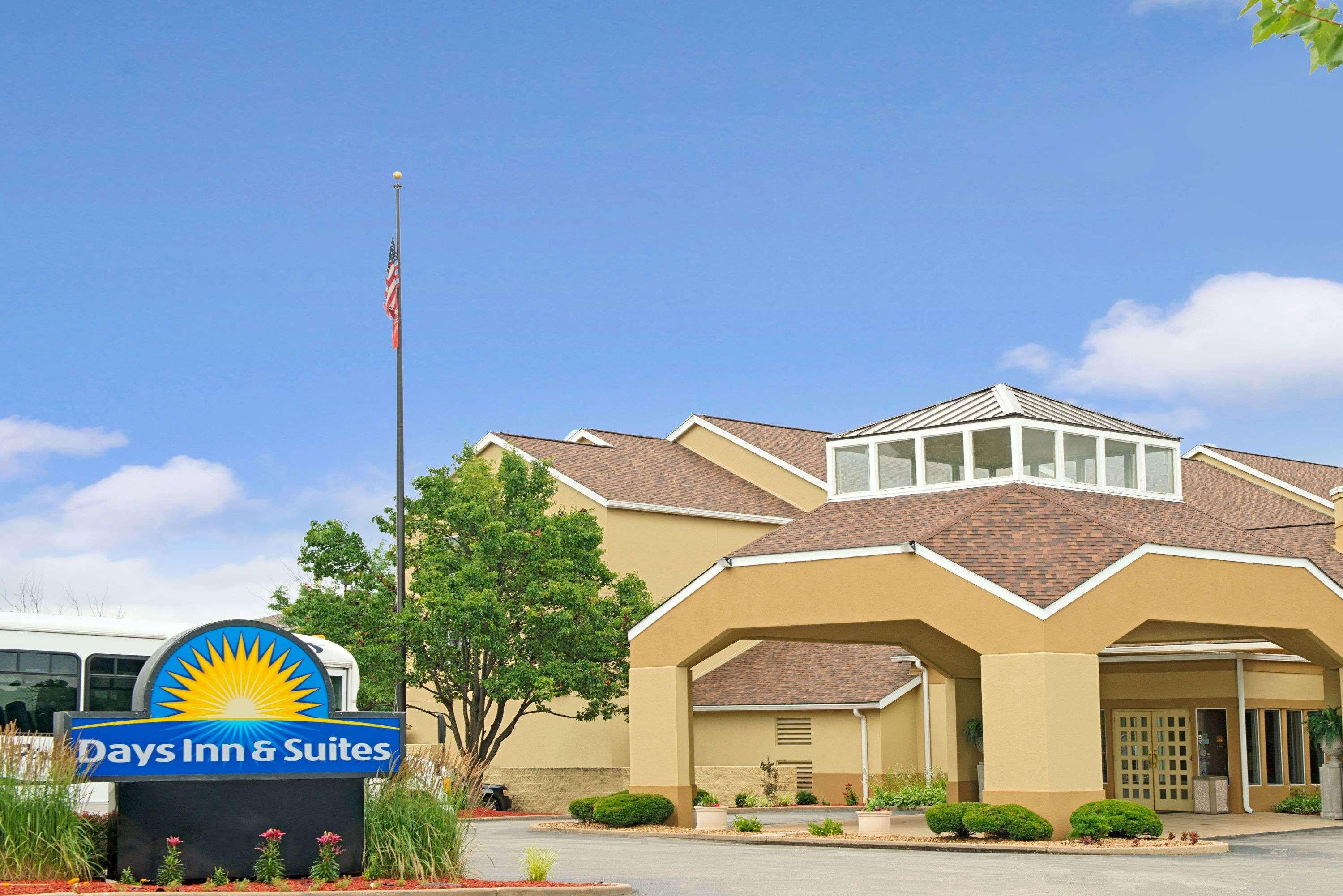 מרלינד הייטס Days Inn By Wyndham St. Louis/Westport Mo מראה חיצוני תמונה