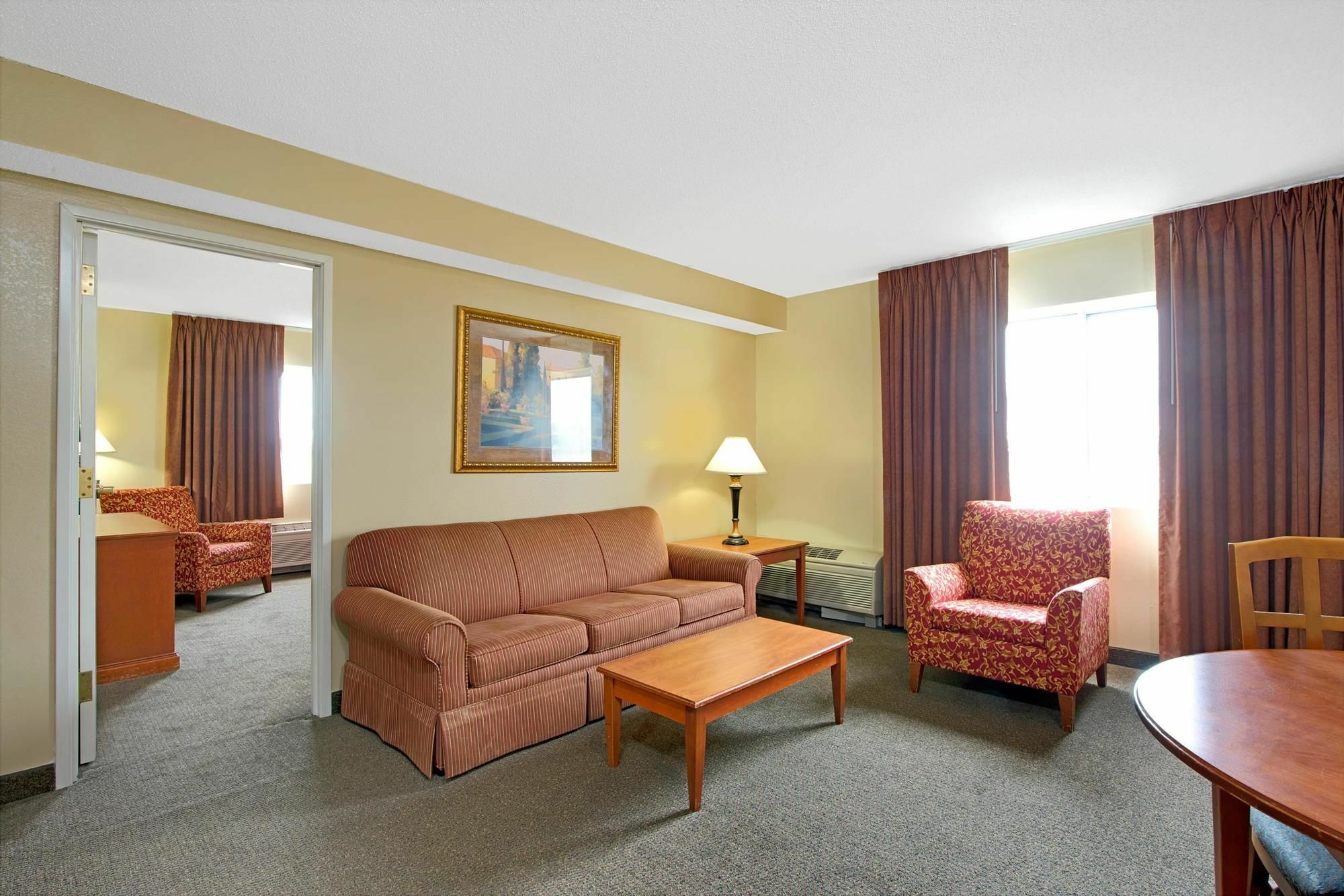 מרלינד הייטס Days Inn By Wyndham St. Louis/Westport Mo מראה חיצוני תמונה